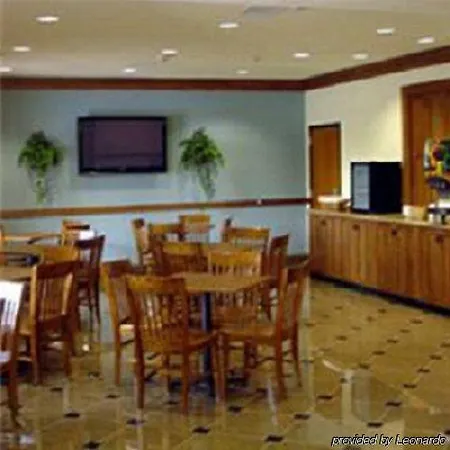 Mountain Inn & Suites Airport - Hendersonville 